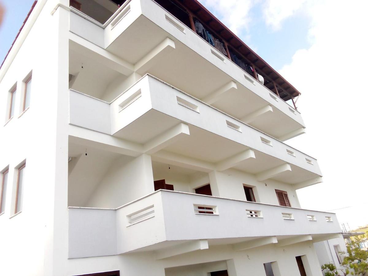 Vila Bali Durres Bagian luar foto